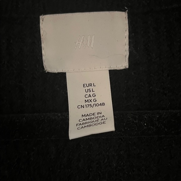 H&M Black Square Neck Cropped Knit Sweater - Picture 2 of 6